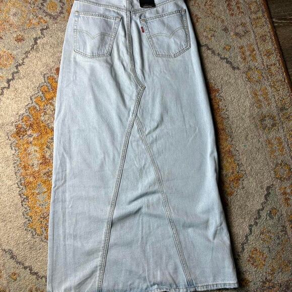 Levi’s size 26x39 belted denim maxi skirt with tie waist - Picture 3 of 5